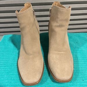 Women's size 6 1/2 Lucky Brand suede booties.
